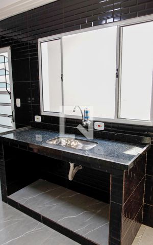 Casa de condomínio à venda com 70m², 2 quartos e 1 vaga Casa de condomínio à venda com 70m², 2 quartos e 1 vagaCozinha