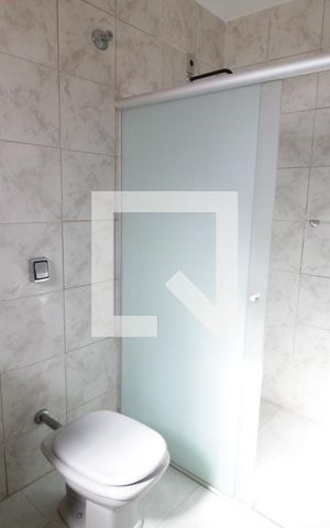 Casa para alugar com 300m², 4 quartos e 10 vagasBanheiro Social