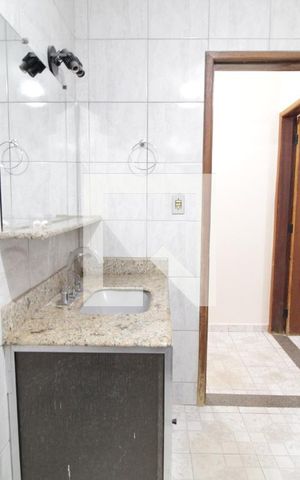 Casa para alugar com 300m², 4 quartos e 10 vagasBanheiro Social 2