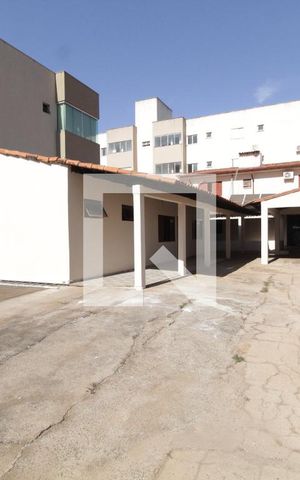Casa para alugar com 300m², 4 quartos e 10 vagasQuintal