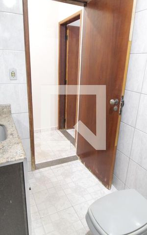 Casa para alugar com 300m², 4 quartos e 10 vagasBanheiro Social 2