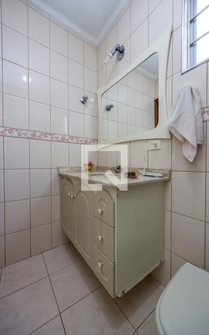 Casa à venda com 250m², 3 quartos e 1 vaga Casa à venda com 250m², 3 quartos e 1 vagaSuíte - Banheiro
