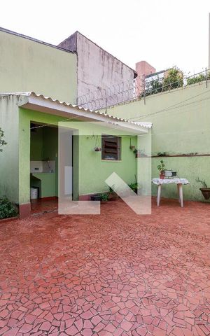 Casa à venda com 250m², 3 quartos e 1 vaga Casa à venda com 250m², 3 quartos e 1 vagaQuintal
