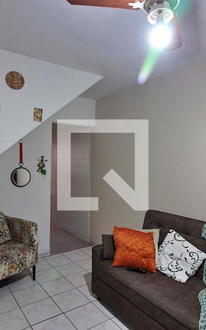 Casa à venda com 98m², 2 quartos e 1 vagaSala 