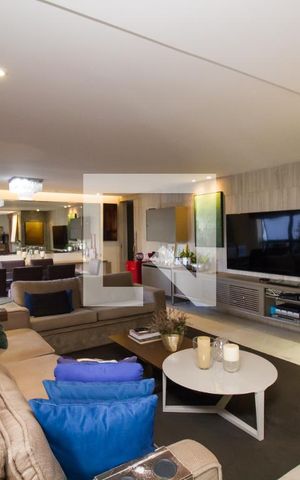 Apartamento à venda com 300m², 4 quartos e 4 vagas Apartamento à venda com 300m², 4 quartos e 4 vagasSala