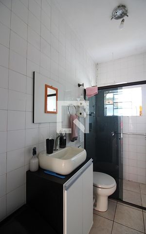 Casa à venda com 167m², 2 quartos e 1 vagaBanheiro Social