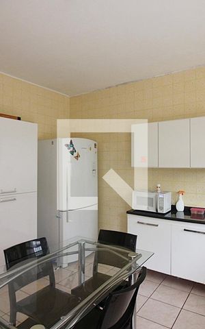 Casa à venda com 167m², 2 quartos e 1 vagaCozinha 