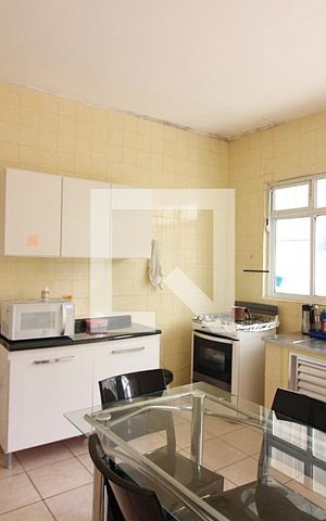 Casa à venda com 167m², 2 quartos e 1 vagaCozinha 