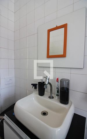 Casa à venda com 167m², 2 quartos e 1 vagaBanheiro Social