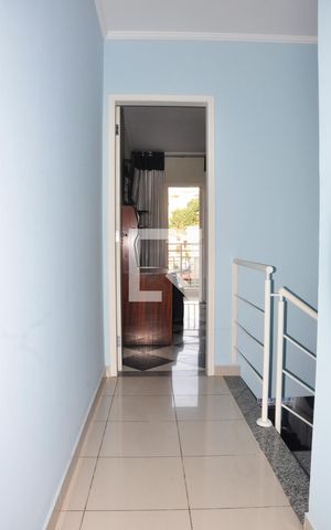 Casa à venda com 173m², 3 quartos e 3 vagas Casa à venda com 173m², 3 quartos e 3 vagasCorredor