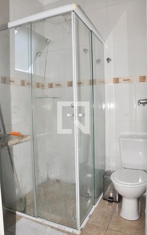 Casa à venda com 173m², 3 quartos e 3 vagas Casa à venda com 173m², 3 quartos e 3 vagasSuíte do Quarto 01 com Varanda