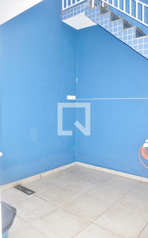 Casa à venda com 173m², 3 quartos e 3 vagas Casa à venda com 173m², 3 quartos e 3 vagasQuintal com Área de Serviço