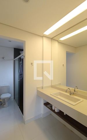 Apartamento para alugar com 90m², 2 quartos e sem vagaBanheiro da Suíte