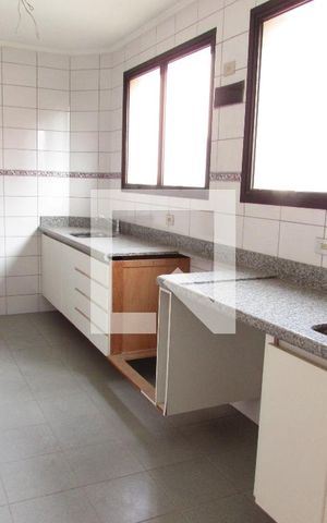 Apartamento para alugar com 254m², 4 quartos e 4 vagasCozinha