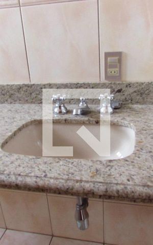 Apartamento para alugar com 254m², 4 quartos e 4 vagasBanheiro