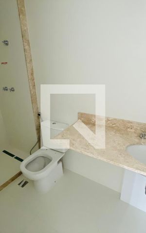 Apartamento à venda com 155m², 3 quartos e 1 vaga Apartamento à venda com 155m², 3 quartos e 1 vagaBanheiro Suíte 1
