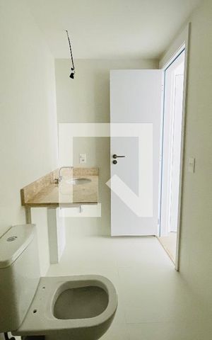 Apartamento à venda com 155m², 3 quartos e 1 vaga Apartamento à venda com 155m², 3 quartos e 1 vagaBanheiro Suíte 1