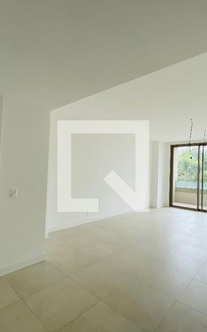 Apartamento à venda com 155m², 3 quartos e 1 vaga Apartamento à venda com 155m², 3 quartos e 1 vagaSala