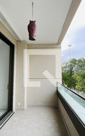 Apartamento à venda com 155m², 3 quartos e 1 vaga Apartamento à venda com 155m², 3 quartos e 1 vagaVaranda