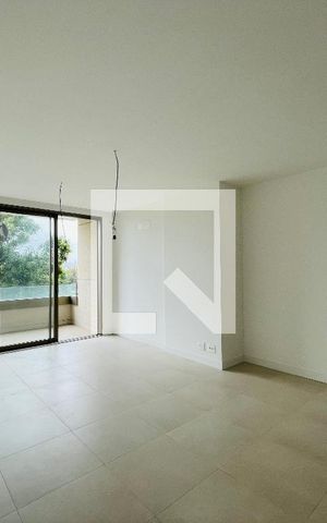 Apartamento à venda com 155m², 3 quartos e 1 vaga Apartamento à venda com 155m², 3 quartos e 1 vagaSala
