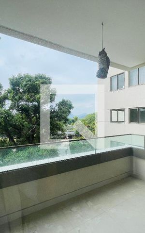 Apartamento à venda com 155m², 3 quartos e 1 vaga Apartamento à venda com 155m², 3 quartos e 1 vagaVaranda