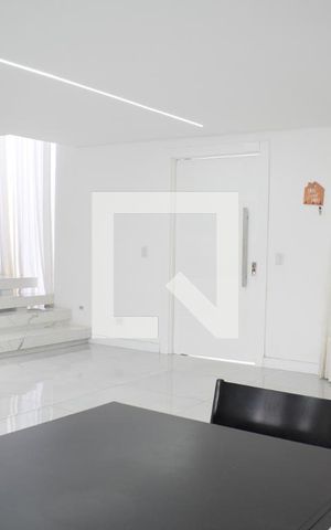 Casa para alugar com 145m², 3 quartos e 2 vagasSala