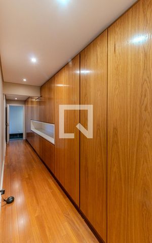 Apartamento à venda com 300m², 3 quartos e 4 vagasCorredor