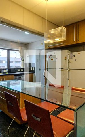 Apartamento à venda com 300m², 3 quartos e 4 vagasCozinha