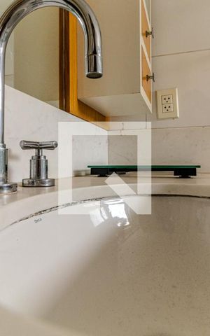 Apartamento à venda com 300m², 3 quartos e 4 vagasBanheiro da Suíte 1