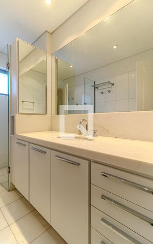 Apartamento à venda com 300m², 3 quartos e 4 vagasBanheiro Social