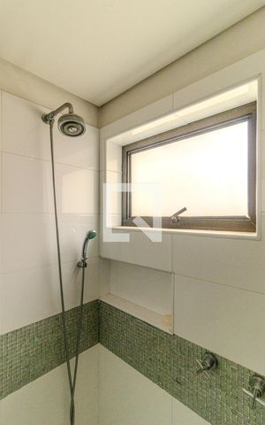 Apartamento à venda com 300m², 3 quartos e 4 vagasBanheiro da Suíte 1