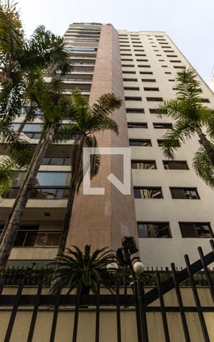 Apartamento à venda com 300m², 3 quartos e 4 vagasFachada