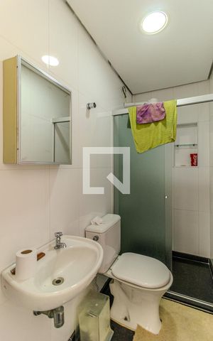 Apartamento à venda com 300m², 3 quartos e 4 vagasBanheiro de Serviço