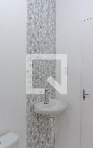 Apartamento para alugar com 55m², 2 quartos e sem vagaBanheiro