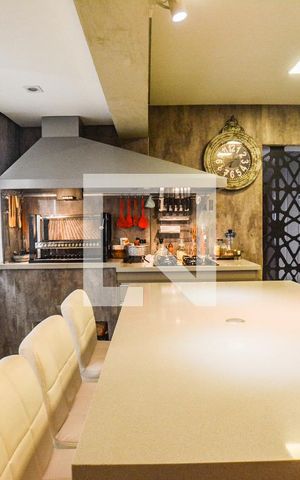 Apartamento à venda com 120m², 2 quartos e 3 vagasCozinha