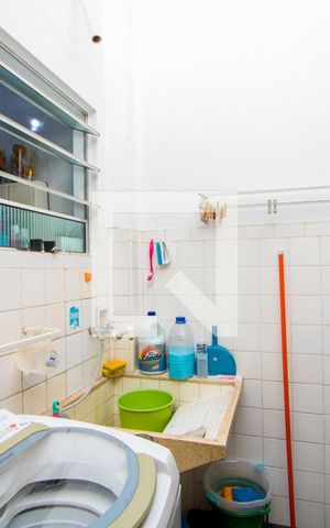 Casa à venda com 177m², 2 quartos e 3 vagas Casa à venda com 177m², 2 quartos e 3 vagasÁrea de serviço