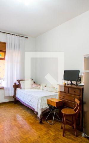 Casa à venda com 177m², 2 quartos e 3 vagas Casa à venda com 177m², 2 quartos e 3 vagasQuarto 2
