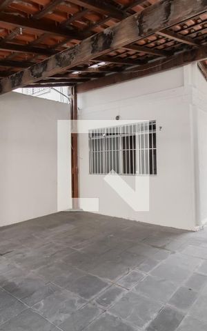 Casa à venda com 80m², 2 quartos e 2 vagas Casa à venda com 80m², 2 quartos e 2 vagasÁrea comum