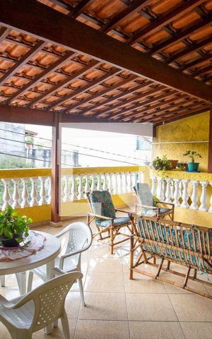 Casa à venda com 120m², 3 quartos e 3 vagasVaranda
