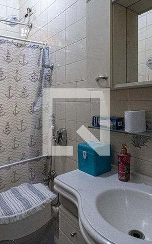 Casa à venda com 148m², 4 quartos e 2 vagas Casa à venda com 148m², 4 quartos e 2 vagasBanheiro social