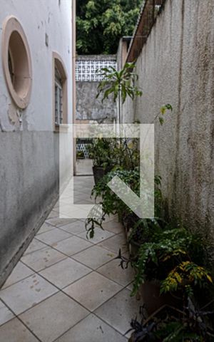 Casa à venda com 148m², 4 quartos e 2 vagas Casa à venda com 148m², 4 quartos e 2 vagasÁrea externa