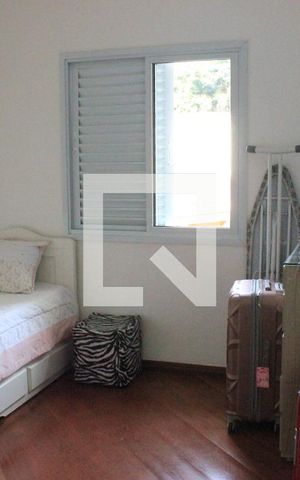 Casa à venda com 270m², 3 quartos e 4 vagasSuíte 2
