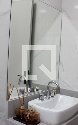 Casa à venda com 270m², 3 quartos e 4 vagasBanheiro da Suíte 2