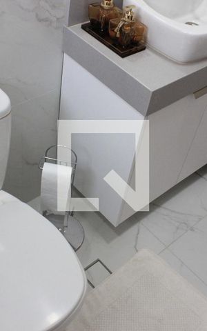 Casa à venda com 270m², 3 quartos e 4 vagasBanheiro da Suíte 2