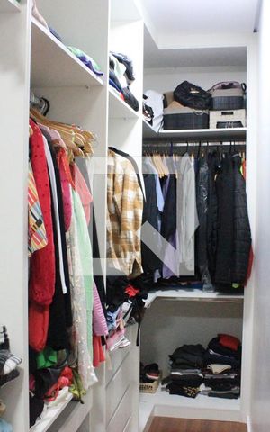 Casa à venda com 270m², 3 quartos e 4 vagasCloset