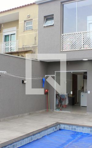 Casa à venda com 270m², 3 quartos e 4 vagasPiscina