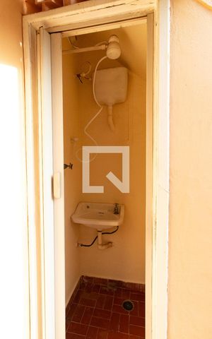 Casa para alugar com 80m², 3 quartos e 2 vagas Casa para alugar com 80m², 3 quartos e 2 vagasBanheiro de Serviço