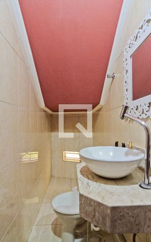 Casa à venda com 188m², 4 quartos e 4 vagas Casa à venda com 188m², 4 quartos e 4 vagasLavabo