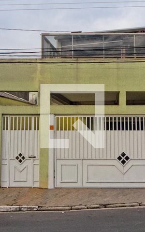 Casa à venda com 188m², 4 quartos e 4 vagas Casa à venda com 188m², 4 quartos e 4 vagasFachada