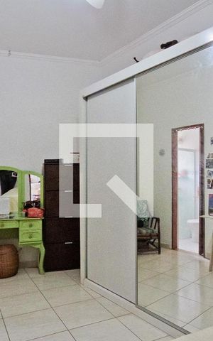 Casa à venda com 188m², 4 quartos e 4 vagas Casa à venda com 188m², 4 quartos e 4 vagasSuíte 2